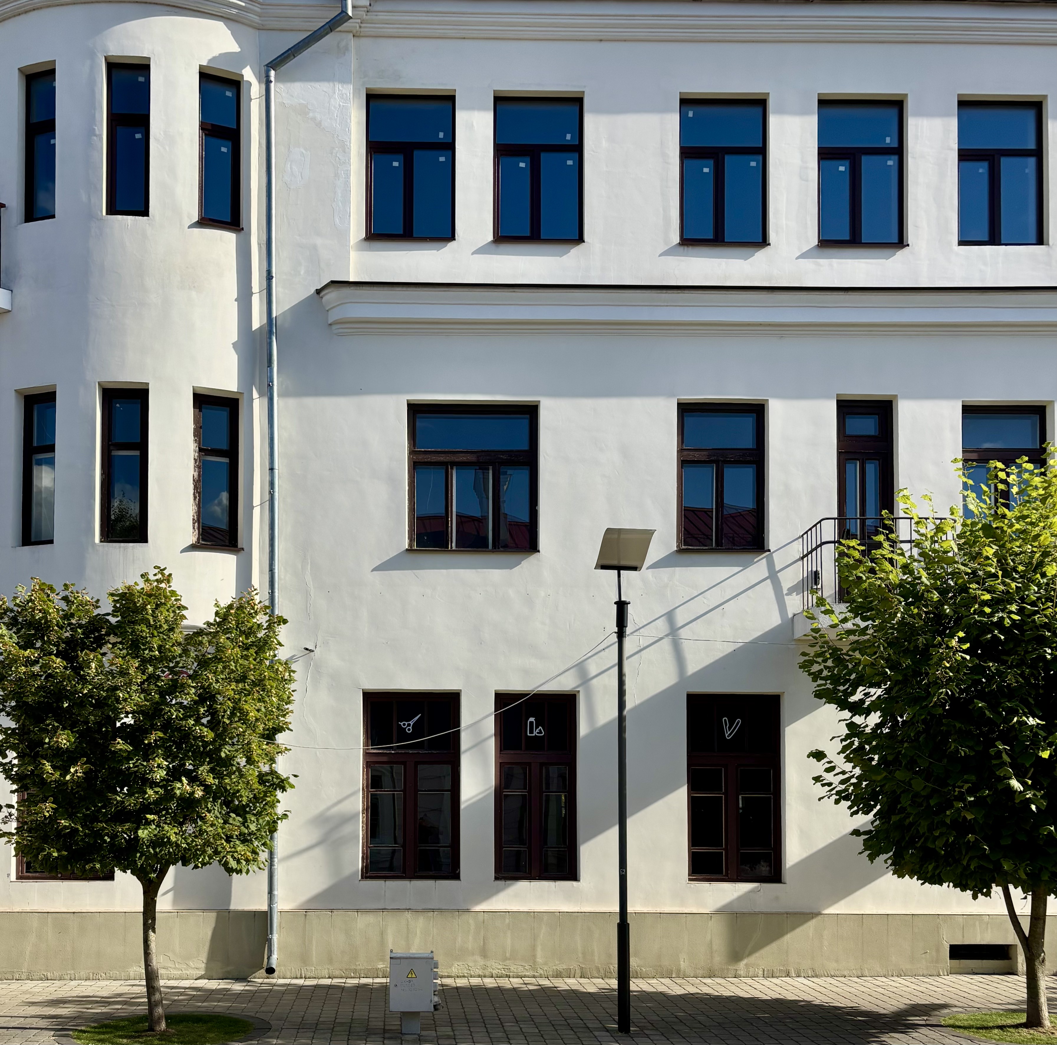 Фасад здания по адресу улица Ленина, 34 и 36